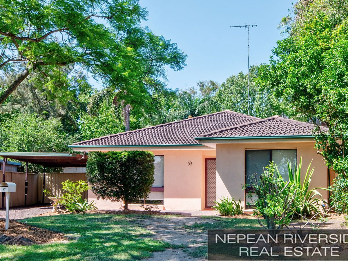 69 Dartmoor Circuit, Emu Heights - Image 1