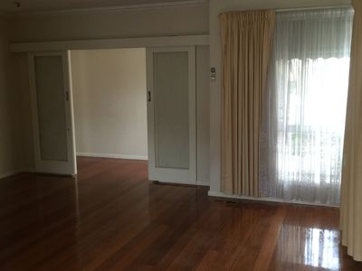 32 Blackburn Road, Doncaster East