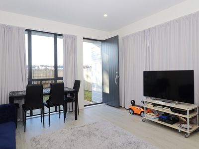 10 Serpent Road, Flat Bush