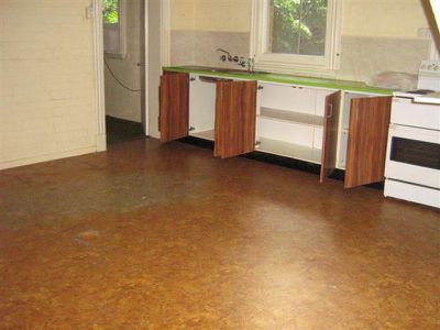 3 / 122  Charlotte , Cooktown