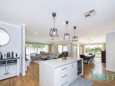 2 / 6 Bruning Road, Manning