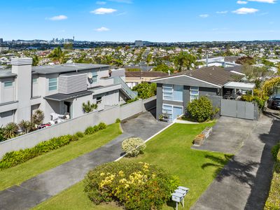 1/64 Seaview Road, Castor Bay