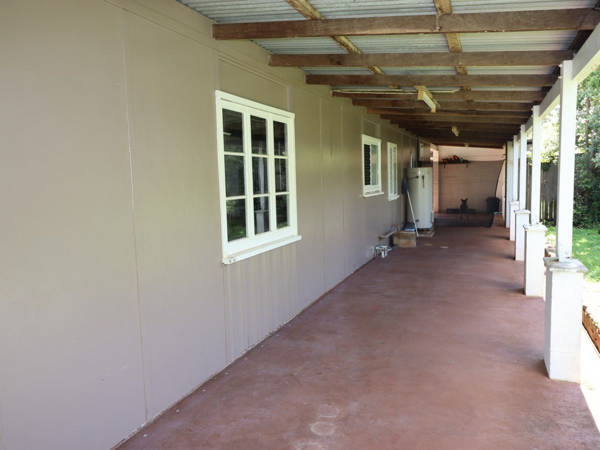 36 Planet Avenue, Atherton