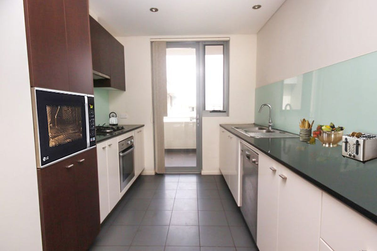 309 / 3  Stromboli Strait , Wentworth Point