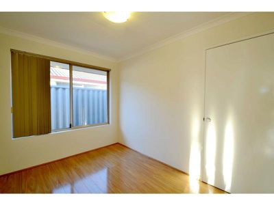 84 Towncentre Drive, Thornlie