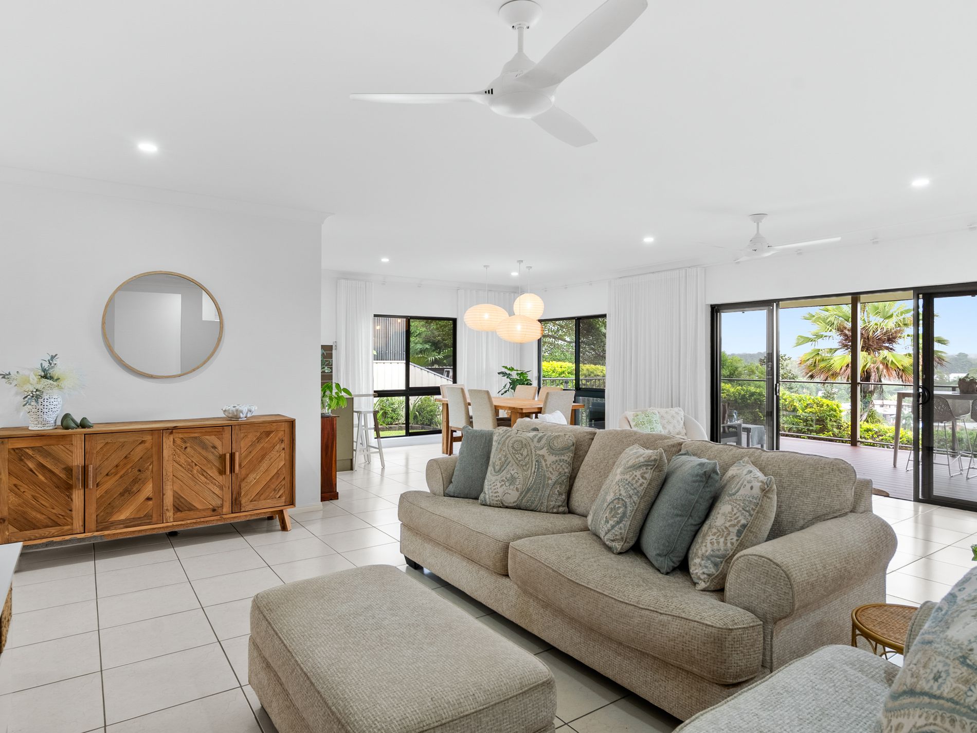 18 Travolta Close, White Rock