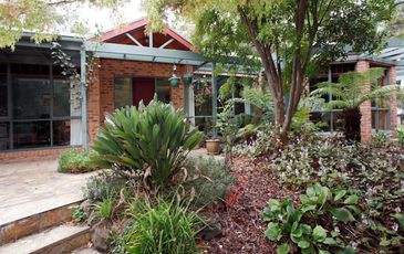 6 Fox Road, Beaconsfield Upper