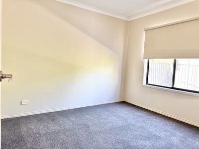 2 Salvinia Street, Manor Lakes