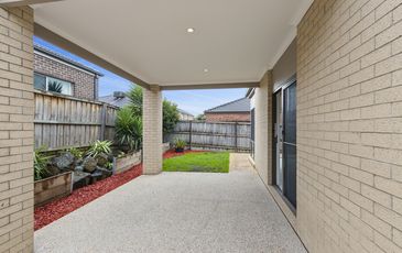 4 William Court, Officer