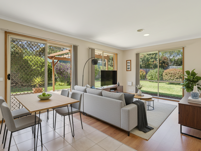 8 Carol St, Mornington