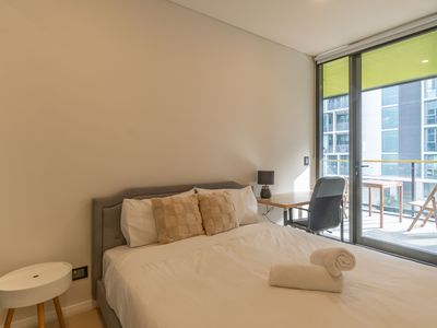 232 / 20 George Julius Avenue, Zetland