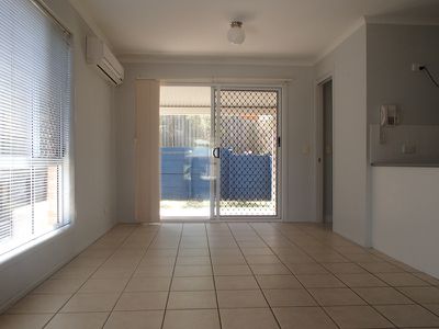 11 / 17 Gibbs Street, Churchill