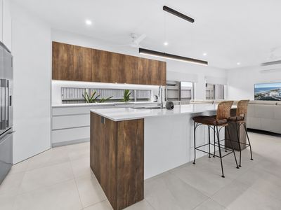 2 / 9 Jabiru Court, Smithfield