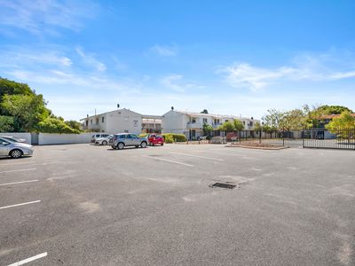 2 / 15 Corvus Place, Rockingham