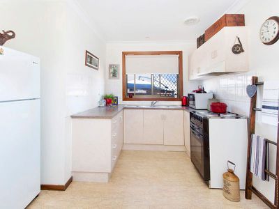 2 / 14 Shellharbour Road, Lake Illawarra