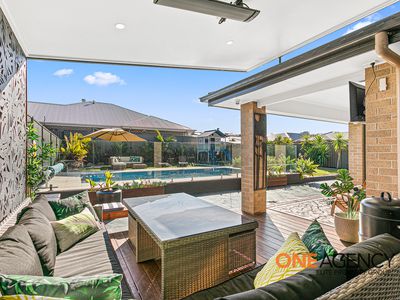 22 Honeybee Crescent, Calderwood