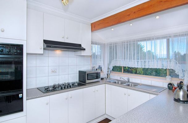 1 Chinnock Court, Craigieburn