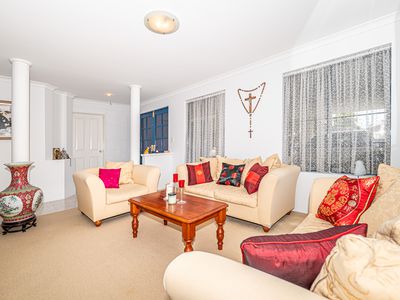 40 Delphine Ave, Dianella