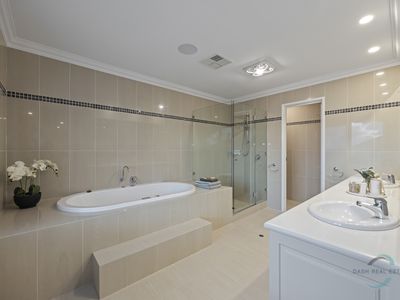 4 Malibu Entrance, Iluka