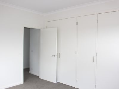 2 Holyrood Avenue, Newtown