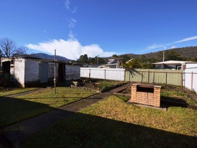 72 Lakeside Avenue , Mount Beauty