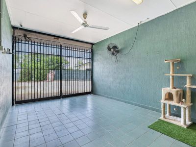 2 / 3 Priore Court, Moulden