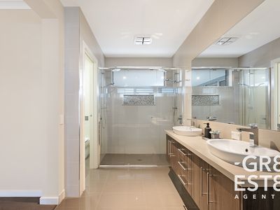 7 Crepe Avenue, Cranbourne West