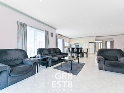 4 The Oaks, Narre Warren