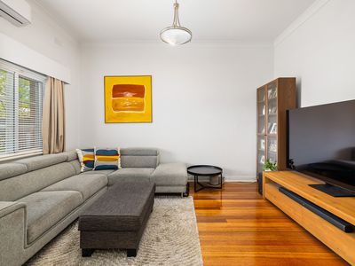 324 Bambra Road, Caulfield South