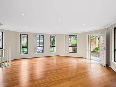 1 / 5 Figtree Crescent, Figtree