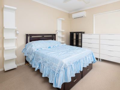 6 McKivat Drive, Springfield Lakes