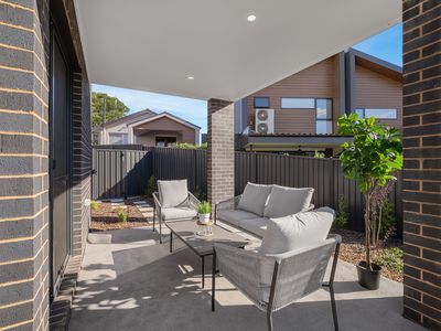 3 / 8 Aurora Close, Mawson