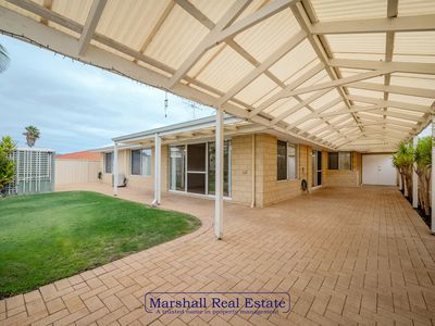 26 Tableland Way, Carramar