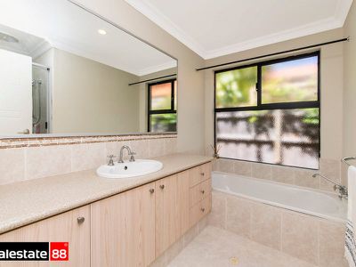 10 St Oswald Rise, Churchlands