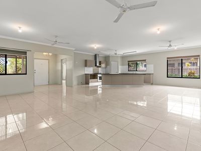 18 Honeyeater Loop, Djugun