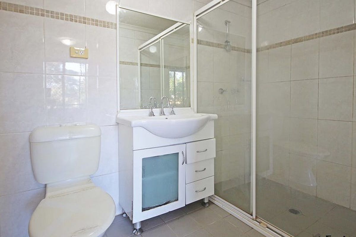 8 / 50 Henley Road, Homebush West