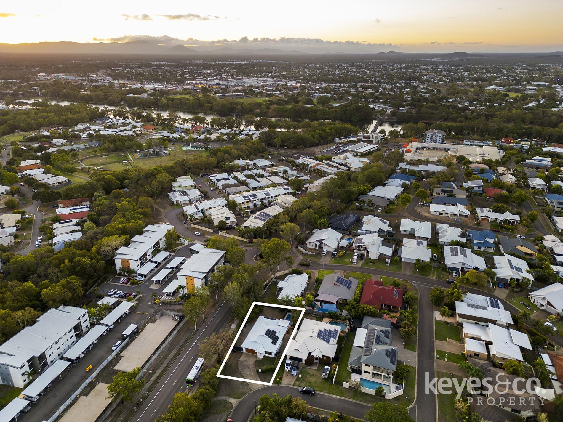 5 Outlook Crescent, Douglas