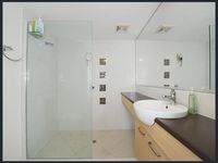 46 / 10 Grand Pde , Kawana Island