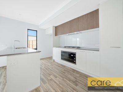 5 Vendeen Walk, Clyde North