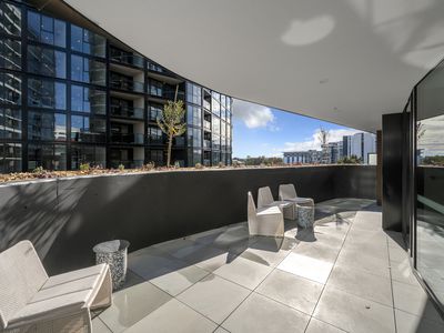 1605  / 2 Furzer Street, Phillip