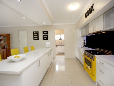 10 Holdsworth Road, North Ipswich