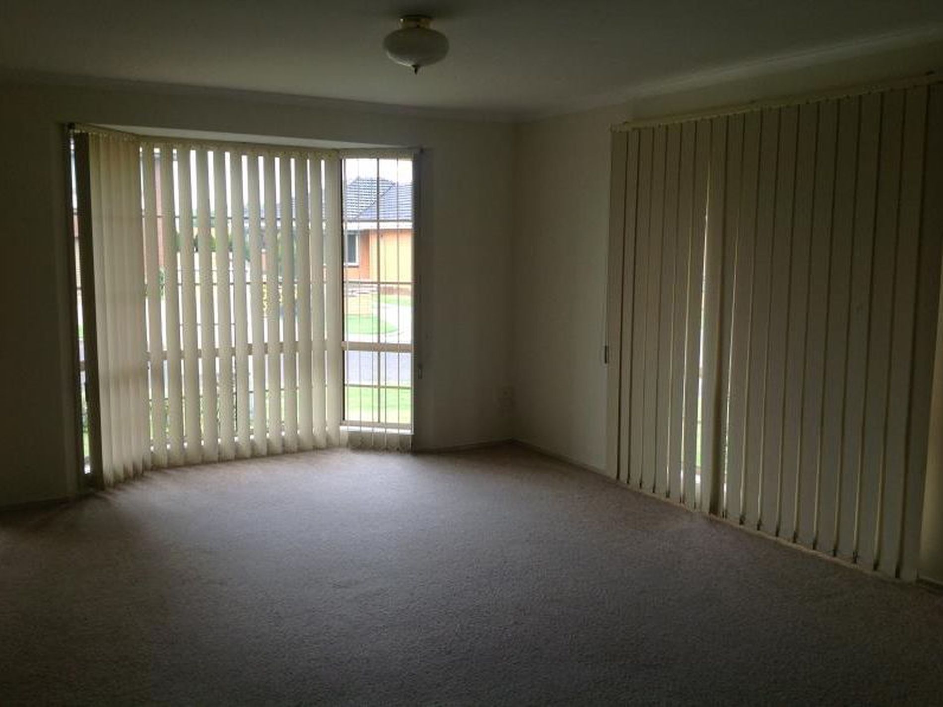 1 / 8 Moulemein Court, Hamlyn Heights