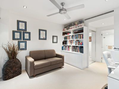 26701 / 2 Ephraim Island Parade, Paradise Point