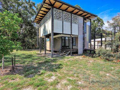 6 WHALE COURT, Woodgate
