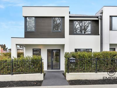 2 Plenty Way, Cranbourne North