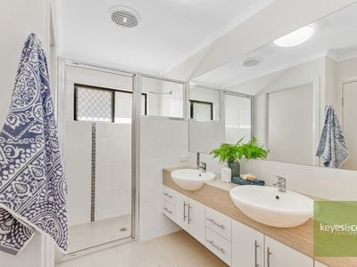 78 Shoalmarra Drive, Mount Low