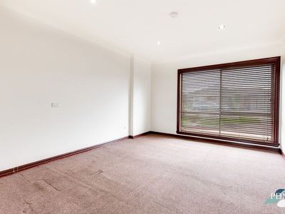 8 Barrell Court, Delahey