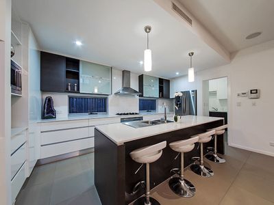 35 Feathertail Pl, Wakerley