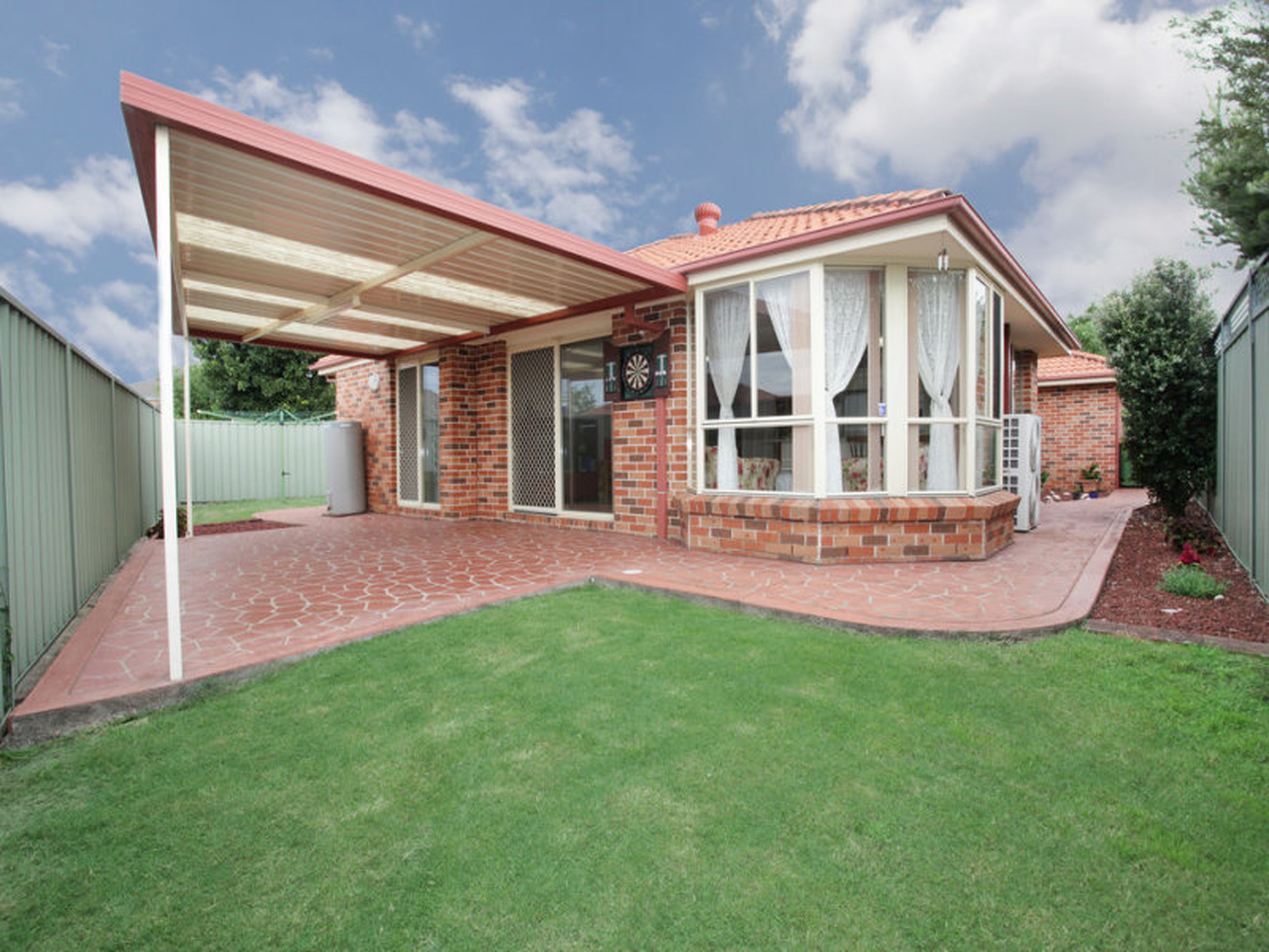 8 Sorenson Crescent, GLENMORE PARK