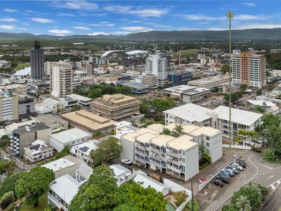 11 / 6 Hale Street, Townsville City
